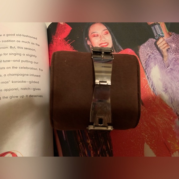 Michael Kors Silver Watch with Rose Face - Picture 5 of 10